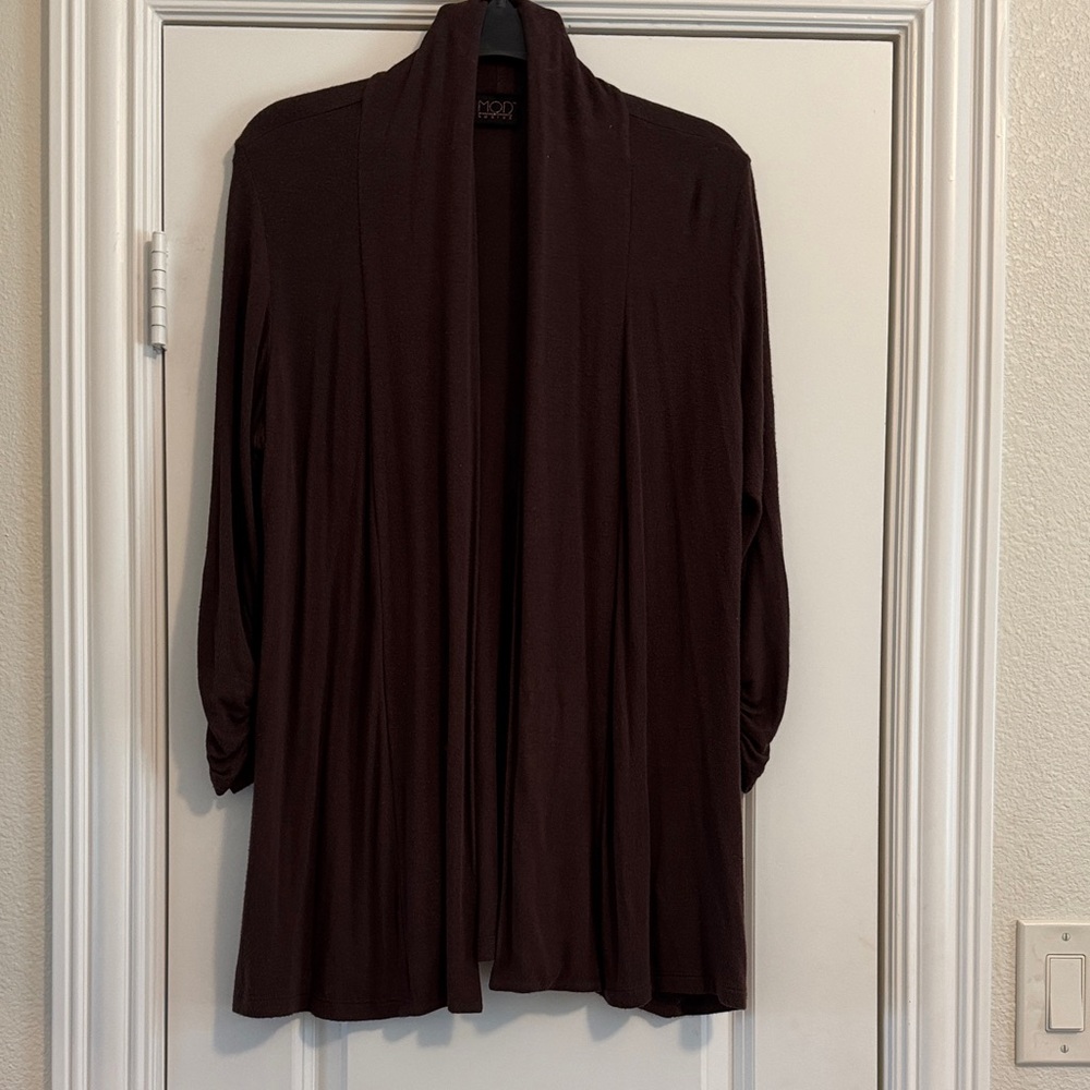 Elegant Women's Cardigan in Rich Brown